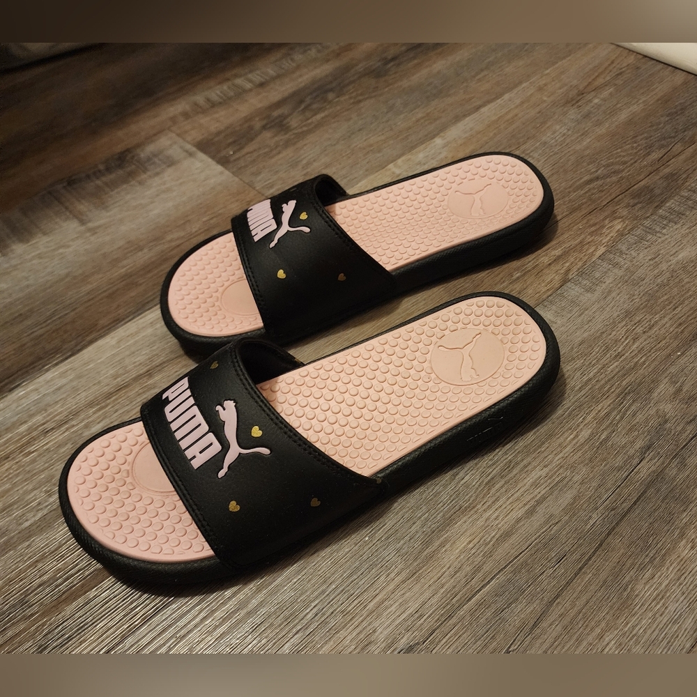 Puma slides size 8
